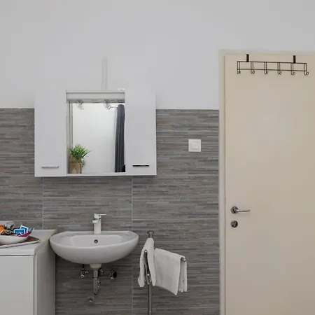 アパート Bradas-double With Shared Bathroom No3