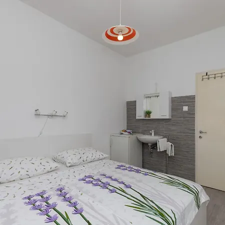 Bradas-double With Shared Bathroom No3 *