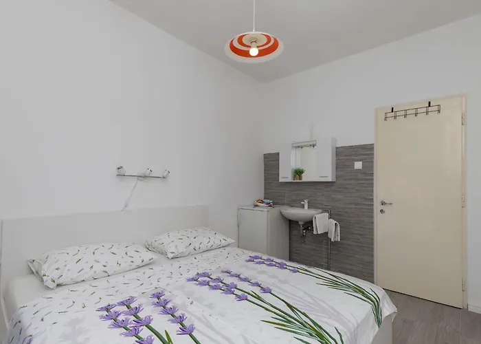 Bradas-double With Shared Bathroom No3 *